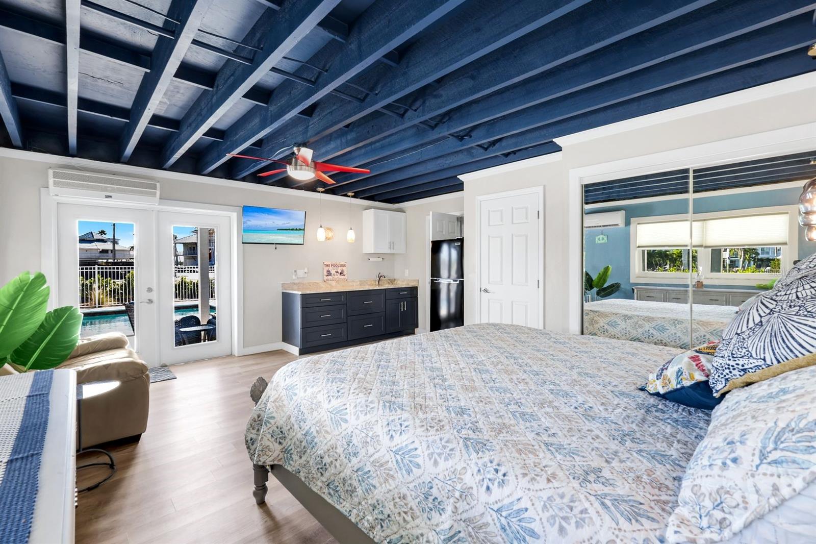 LAGUNA SHORES - Residential