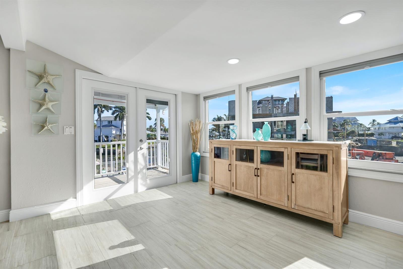 LAGUNA SHORES - Residential