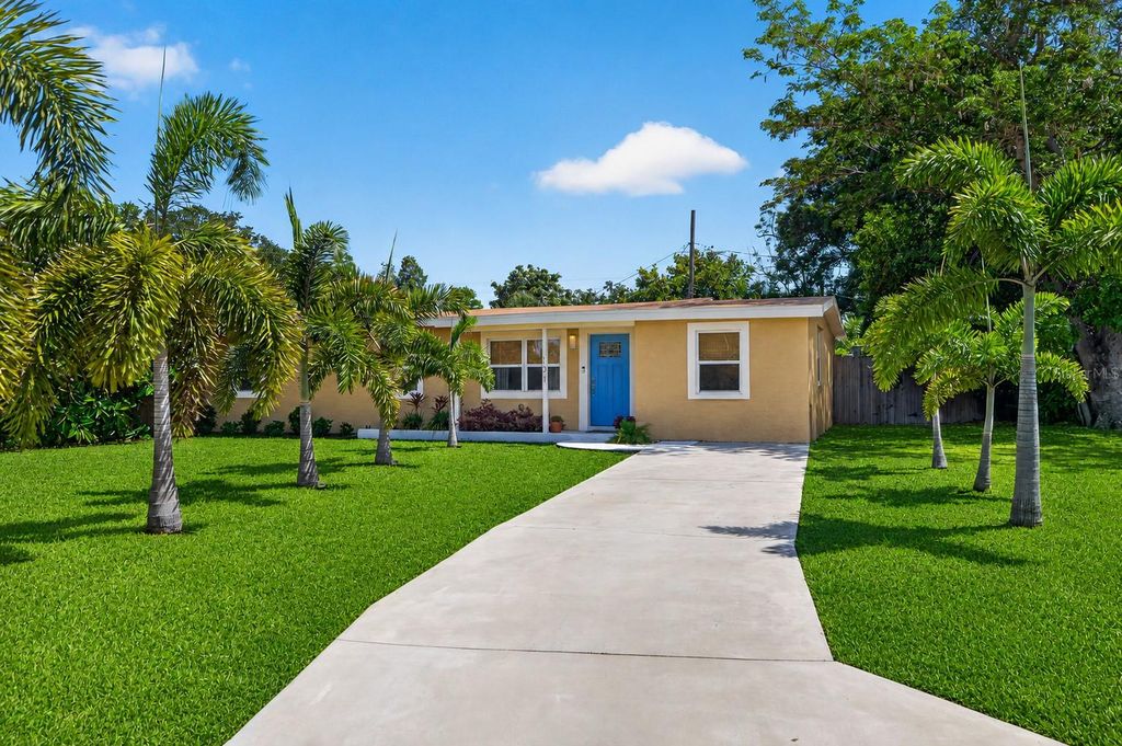 Photo of 101 40th Avenue SE, St Petersburg, FL 33705 (MLS # TB8509242)