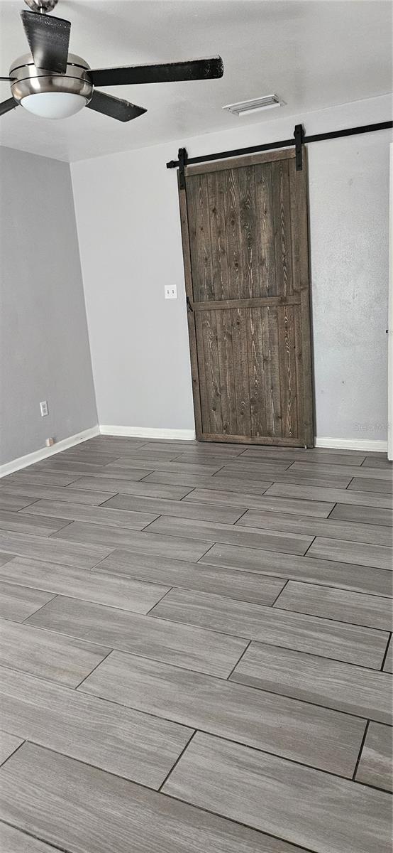 MONTCLAIR LAKE ESTATES - Residential Lease