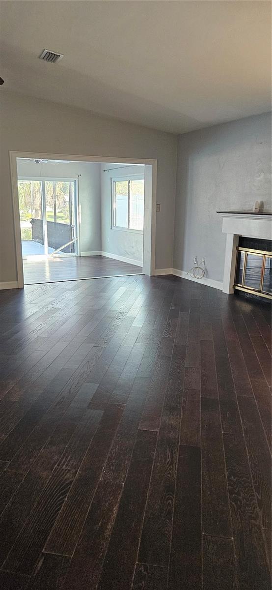 MONTCLAIR LAKE ESTATES - Residential Lease