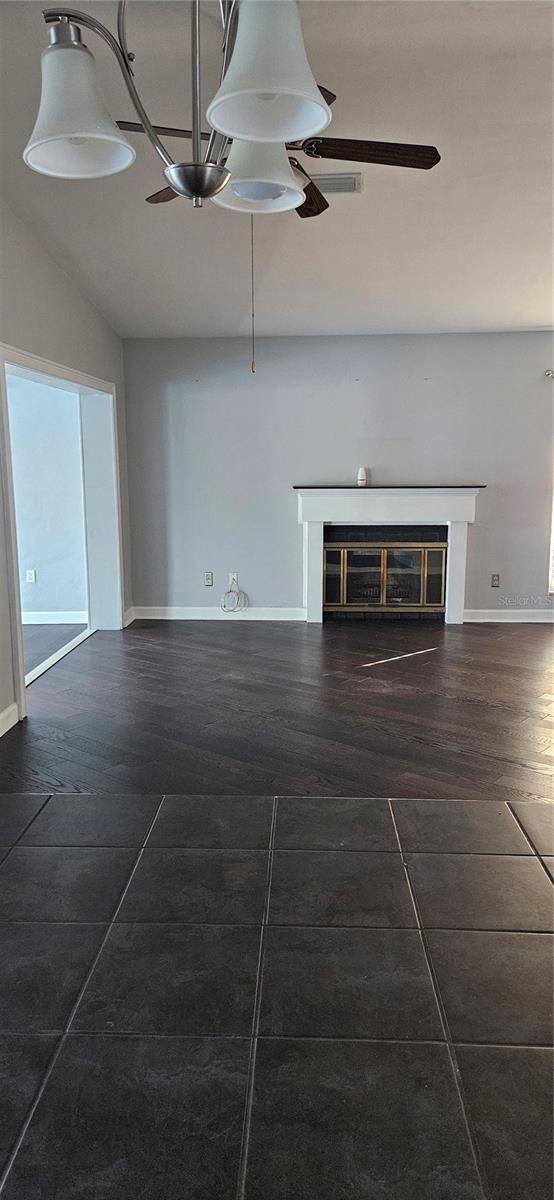 MONTCLAIR LAKE ESTATES - Residential Lease