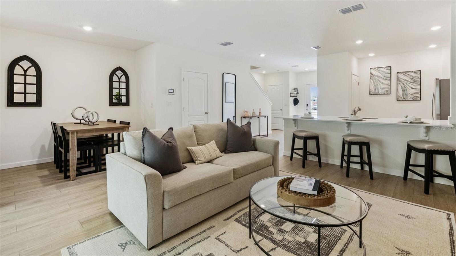 OAK POINTE - Residential