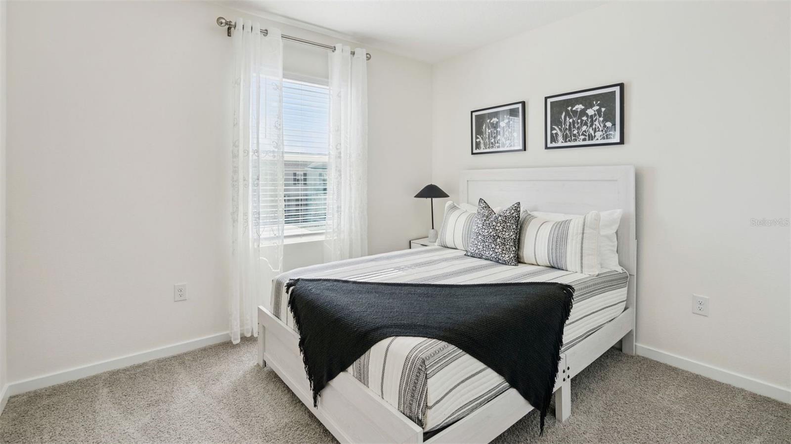 OAK POINTE - Residential