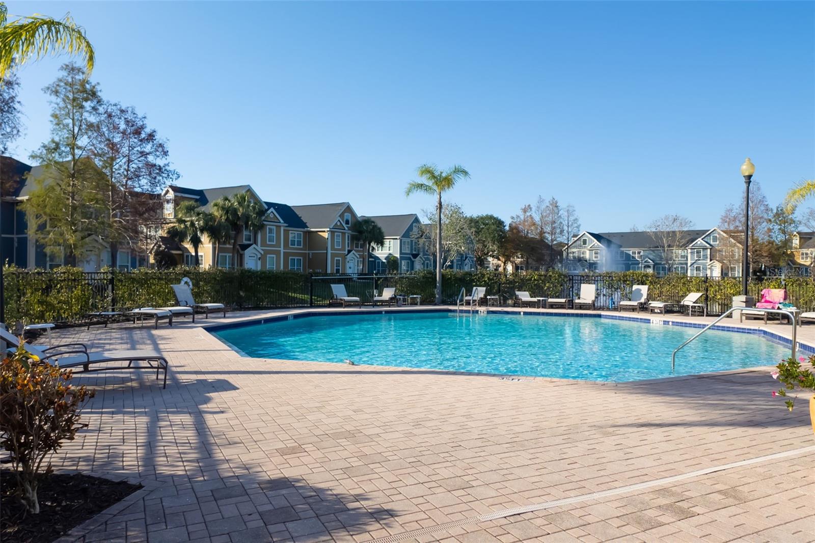 ADMIRALS WALK - Residential