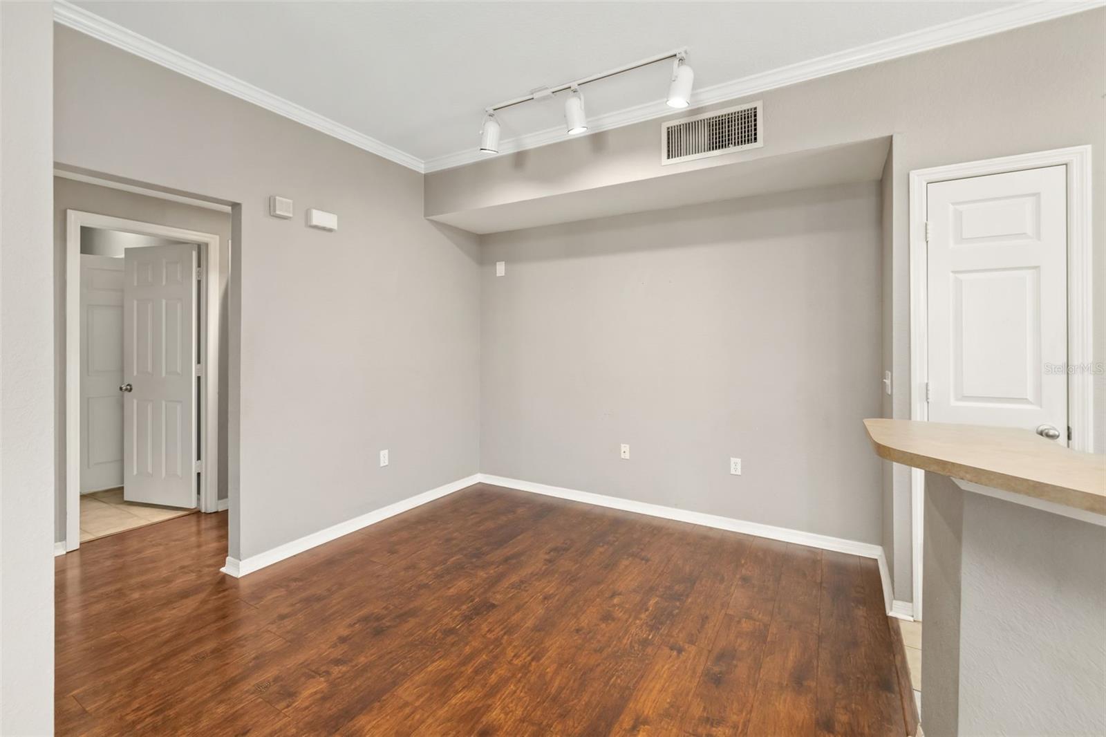 ADMIRALS WALK - Residential