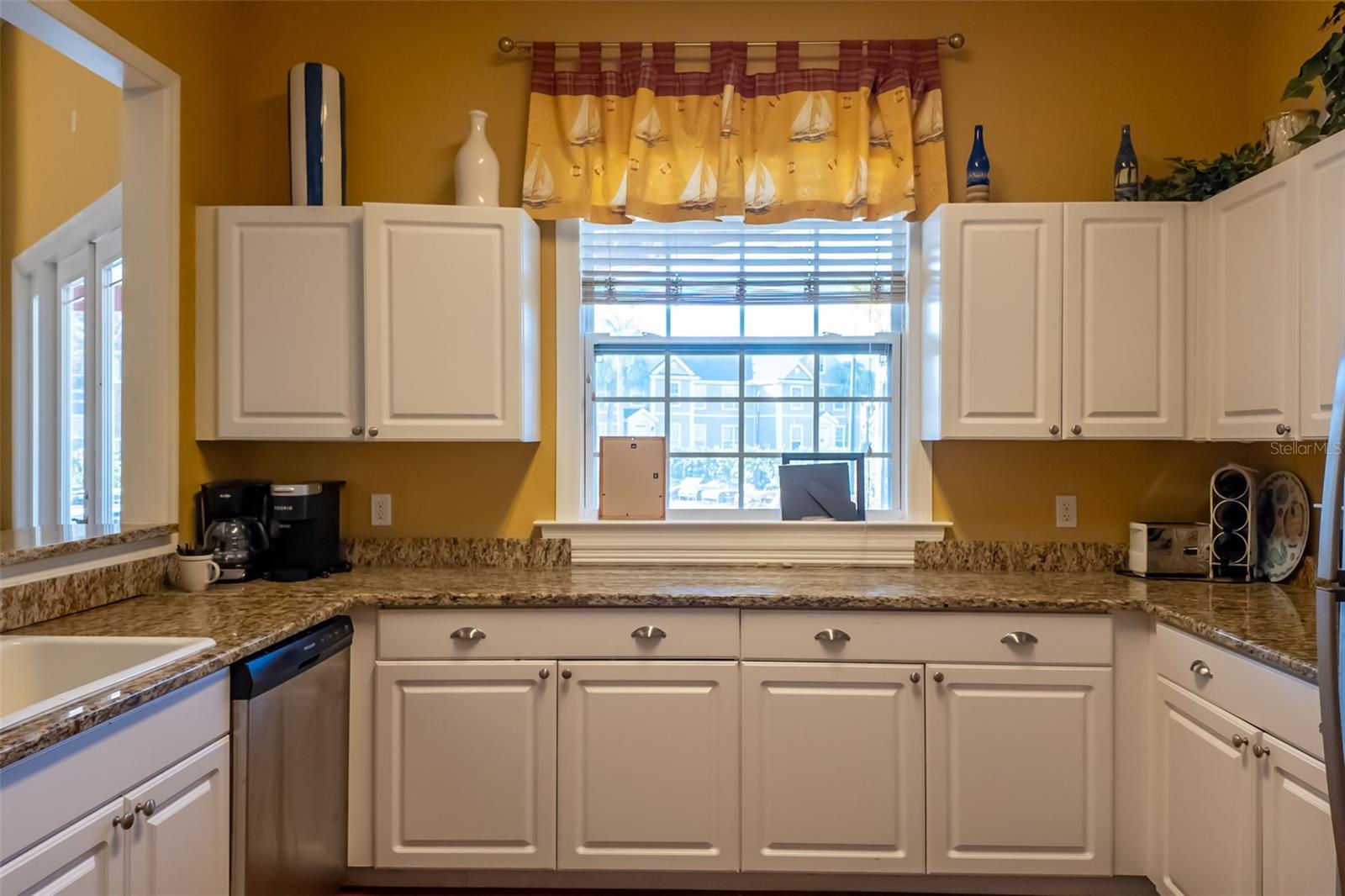 ADMIRALS WALK - Residential