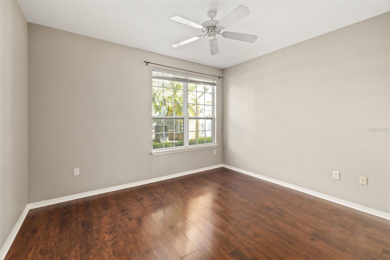 ADMIRALS WALK - Residential