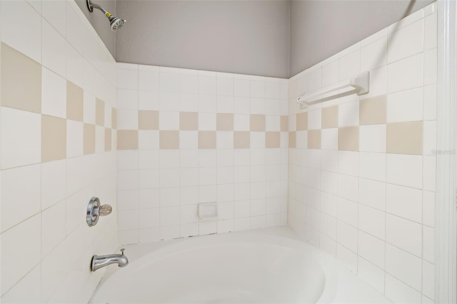 ADMIRALS WALK - Residential