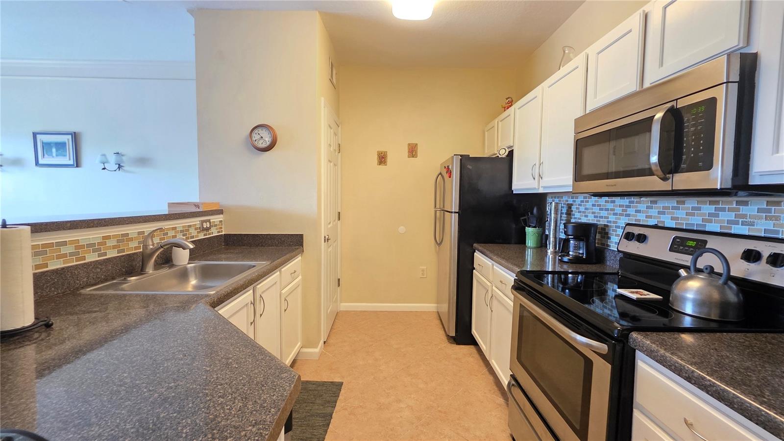 THE PALMS OF CORTEZ - Residential Lease