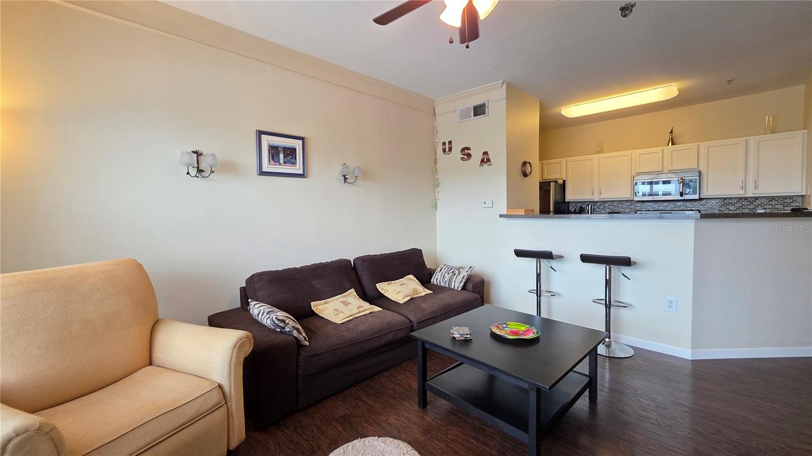 THE PALMS OF CORTEZ - Residential Lease