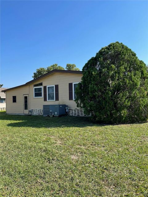 A home in WINTER HAVEN