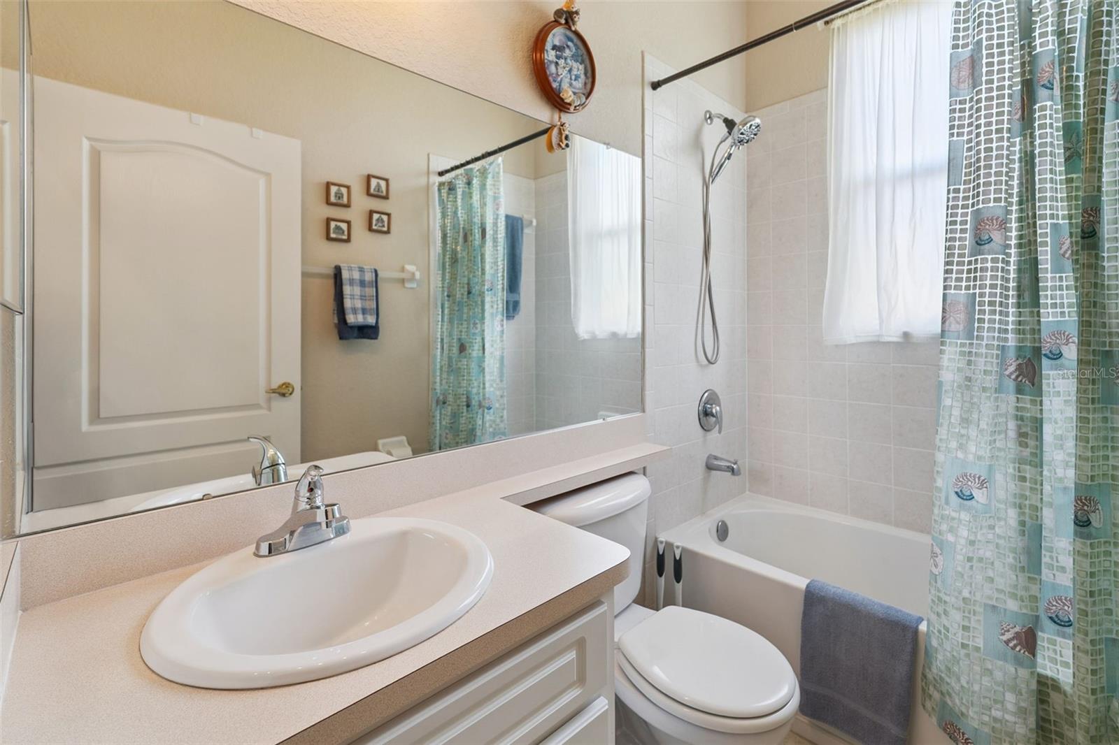 DINNER LAKE SHORES PH 03 - Residential