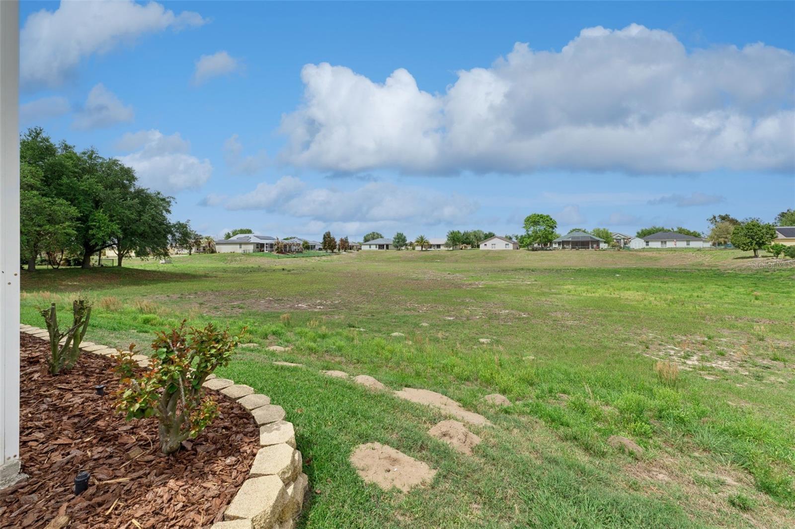 DINNER LAKE SHORES PH 03 - Residential