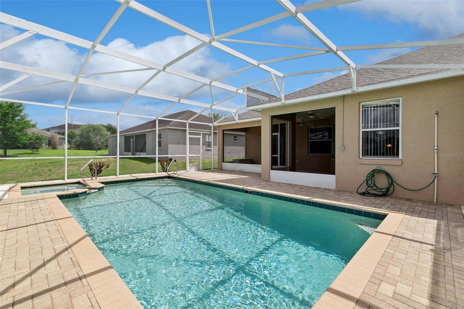 DINNER LAKE SHORES PH 03 - Residential