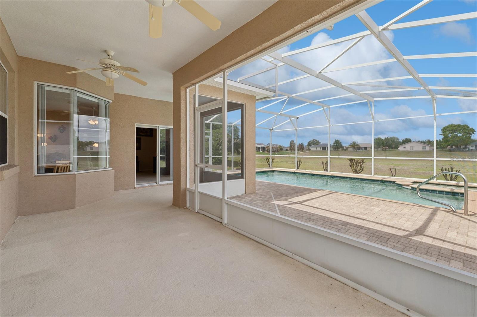 DINNER LAKE SHORES PH 03 - Residential