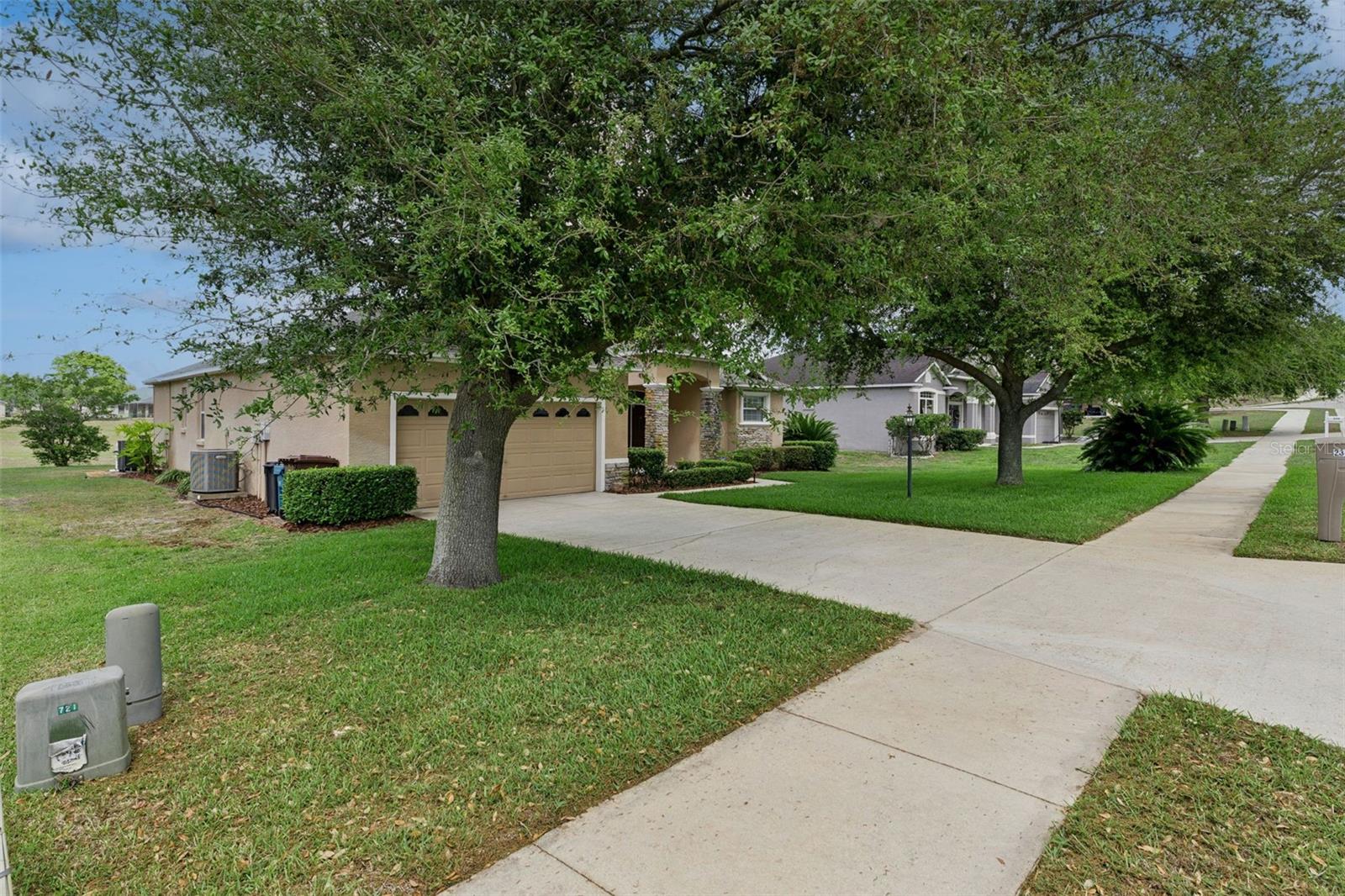 DINNER LAKE SHORES PH 03 - Residential