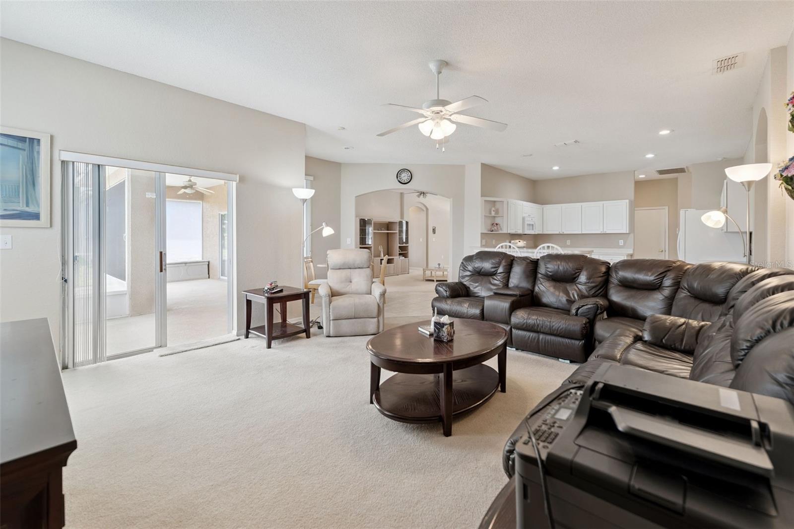 DINNER LAKE SHORES PH 03 - Residential