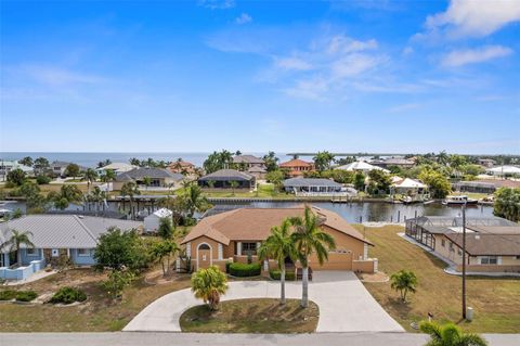 A home in PORT CHARLOTTE