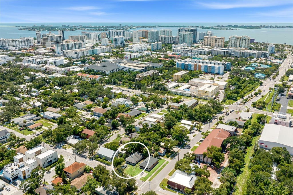 Photo of 919 Goodrich Avenue, Sarasota, FL 34236 (MLS # A4703716)