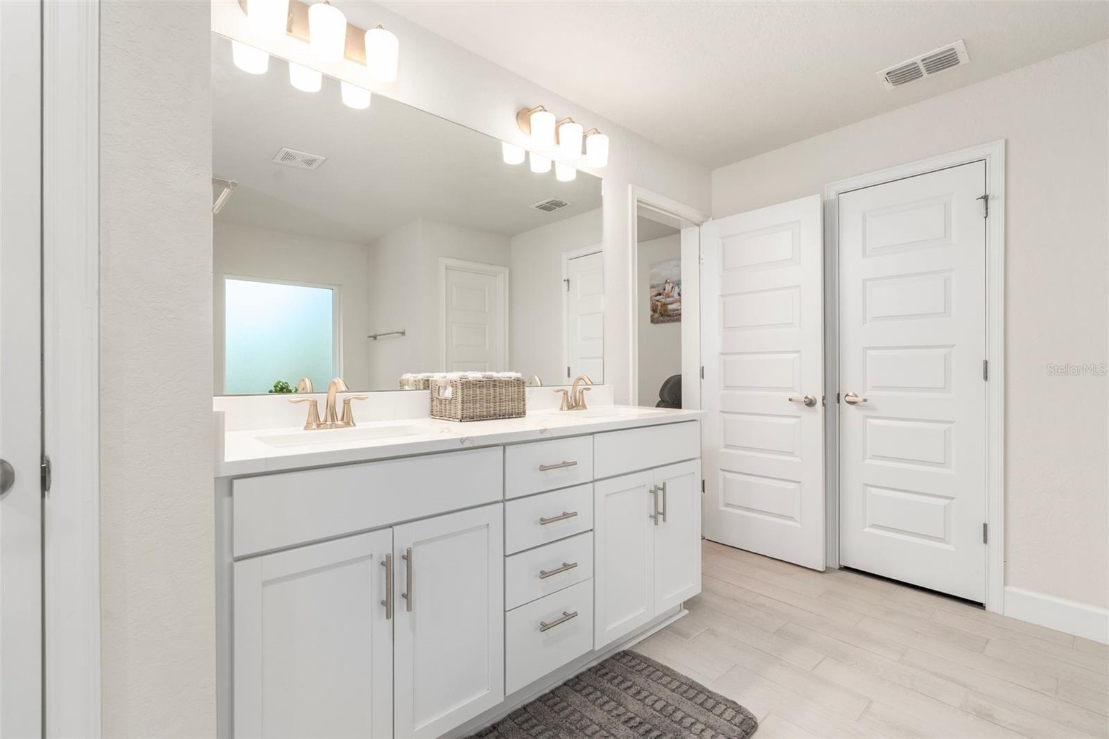 DORCHESTER ESTATES - Residential