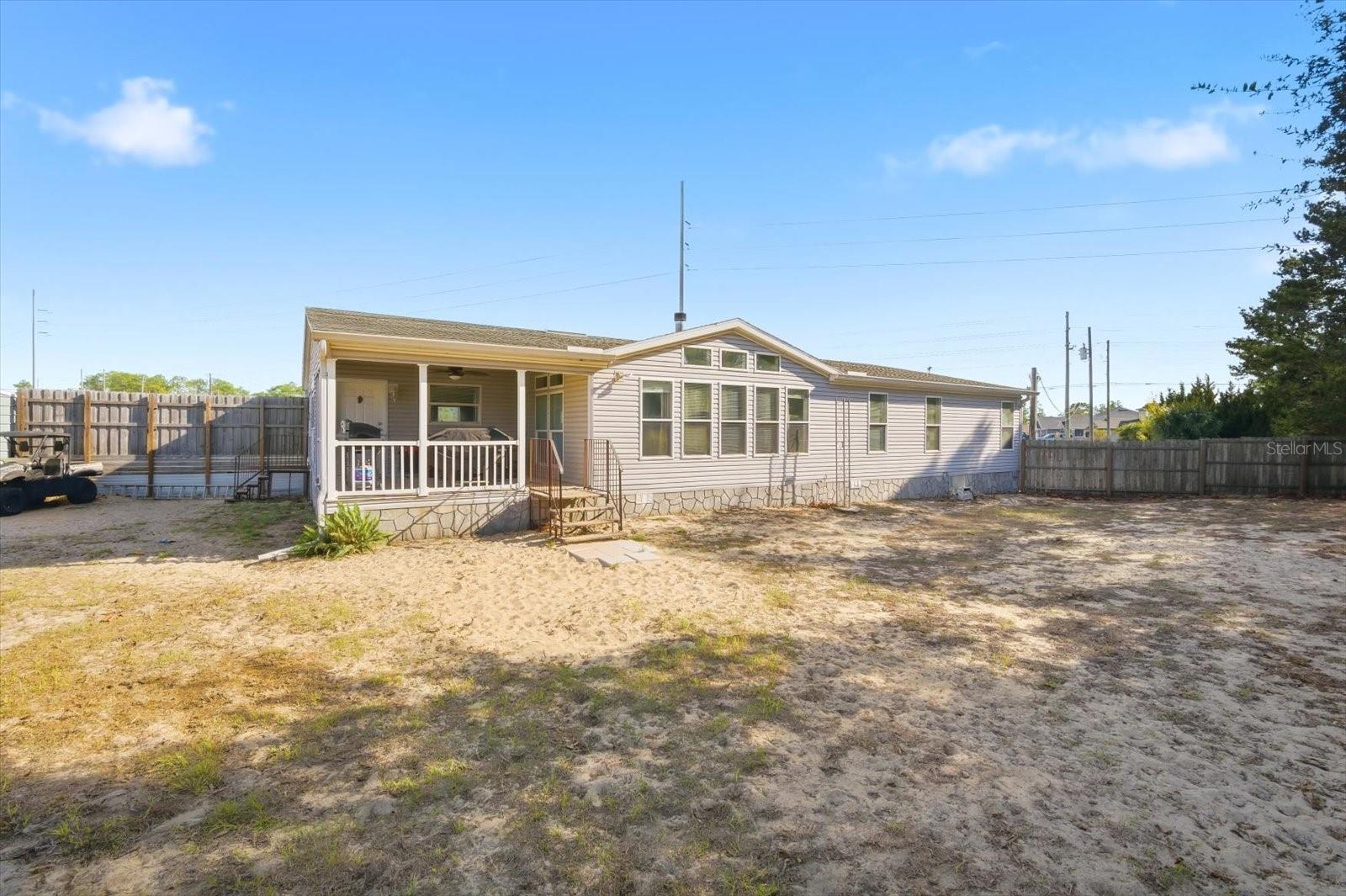 ROYAL HILLS - Residential