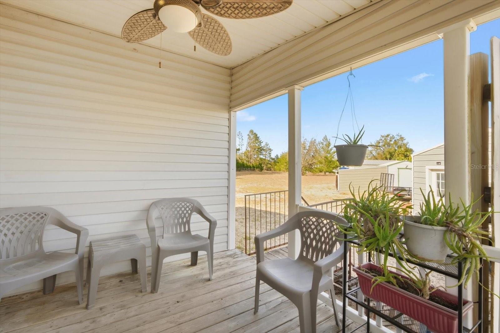 ROYAL HILLS - Residential