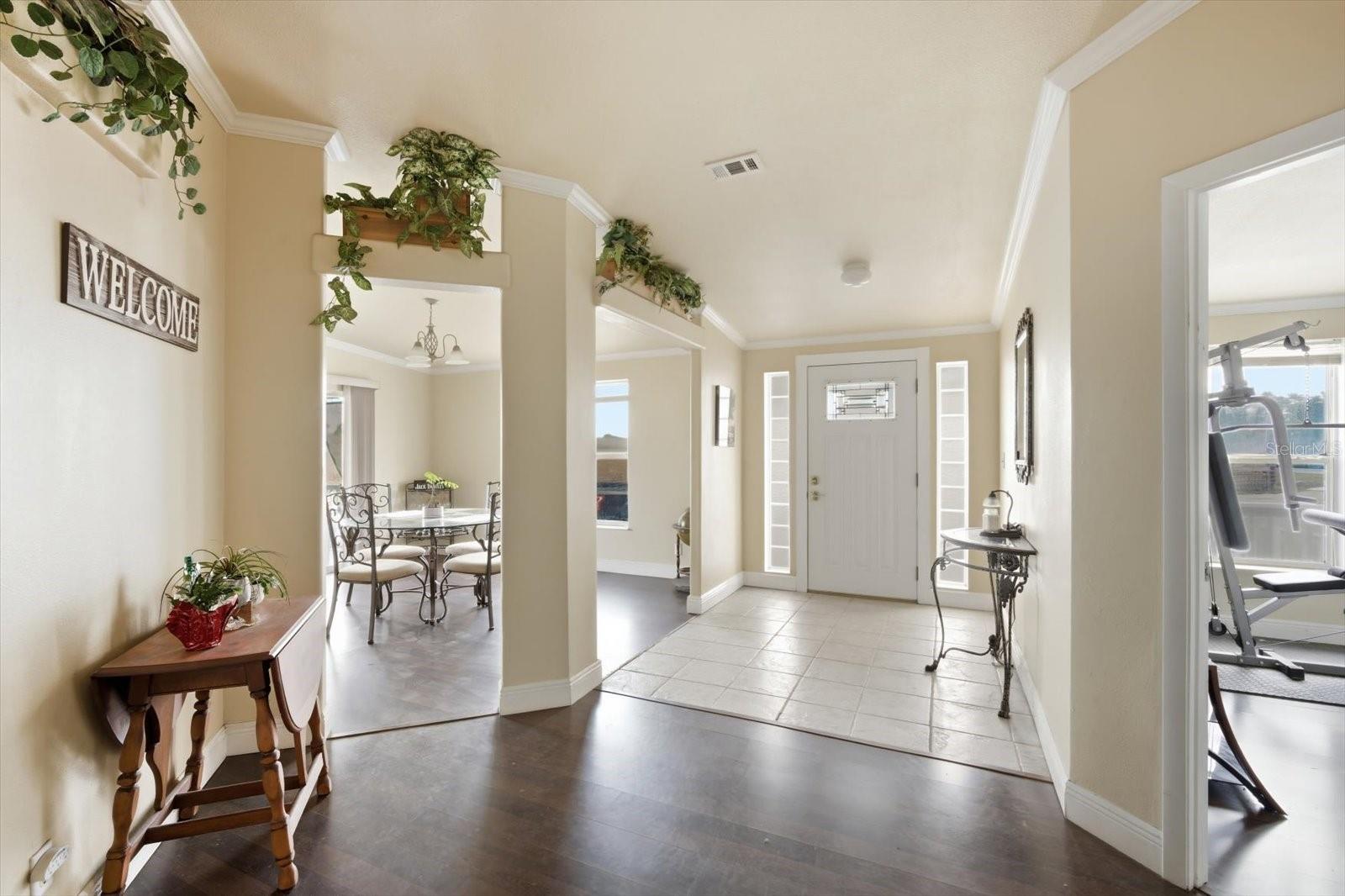 ROYAL HILLS - Residential