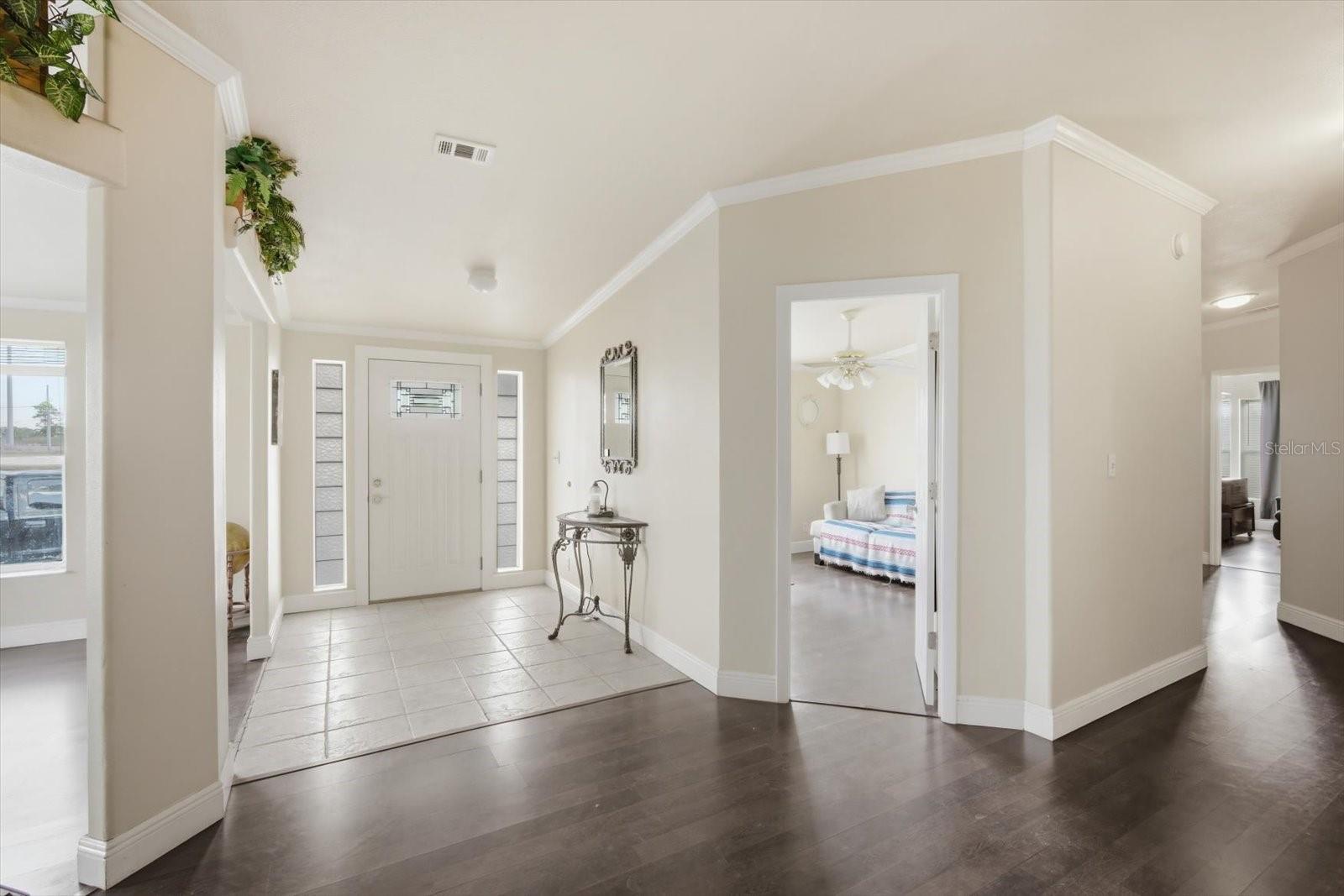 ROYAL HILLS - Residential