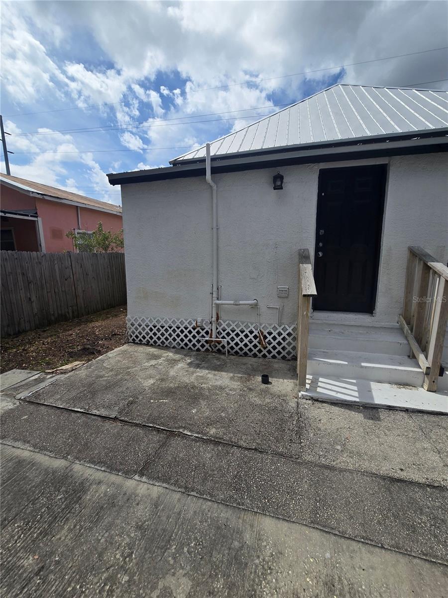 EAST TAMPA BLOCKS 1 TO 40 - Residential Lease