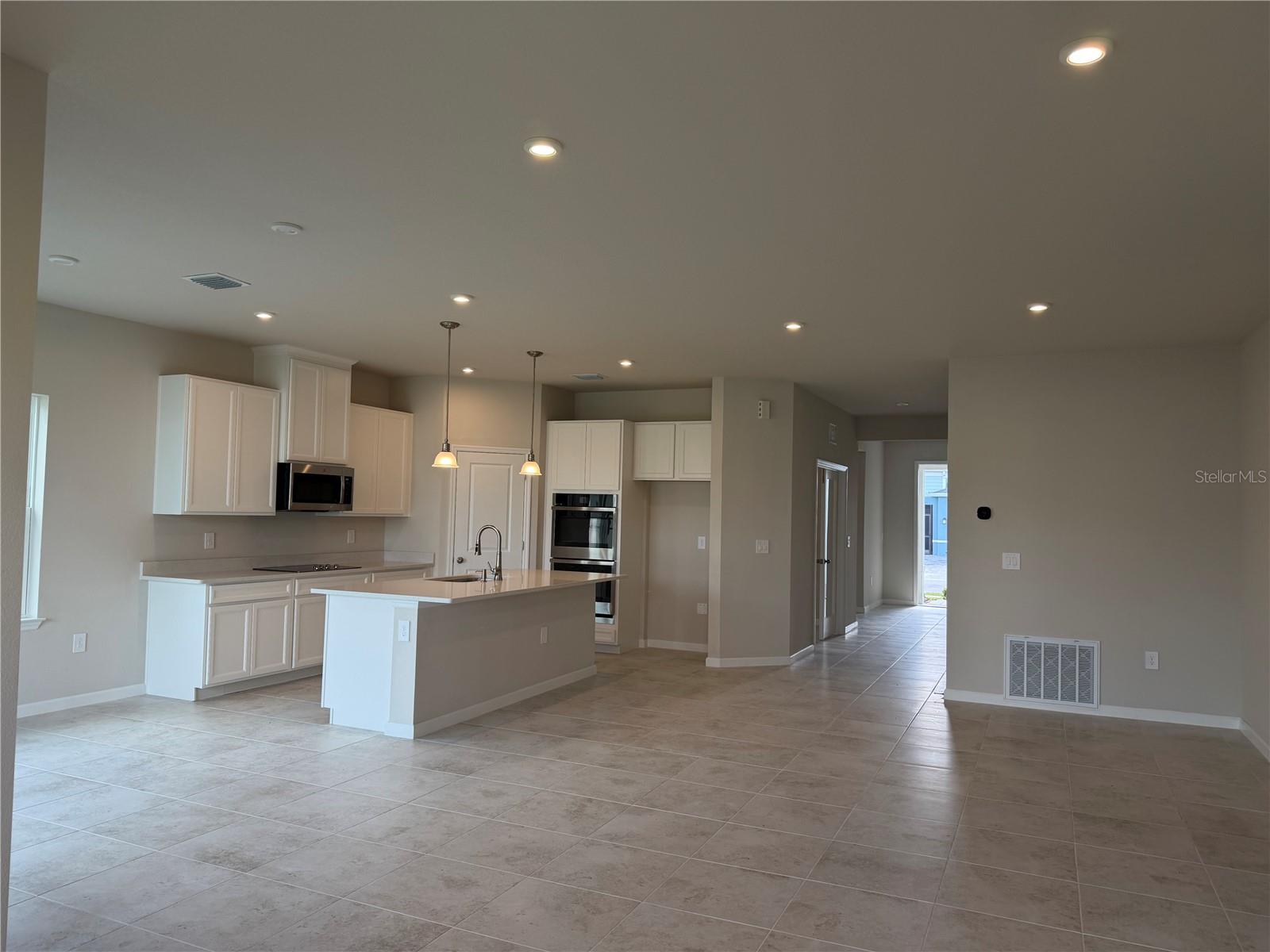 16425 QUEEN PALM DRIVE