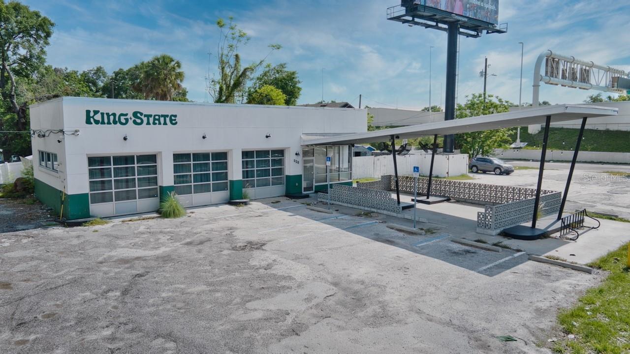 520 E FLORIBRASKA AVENUE