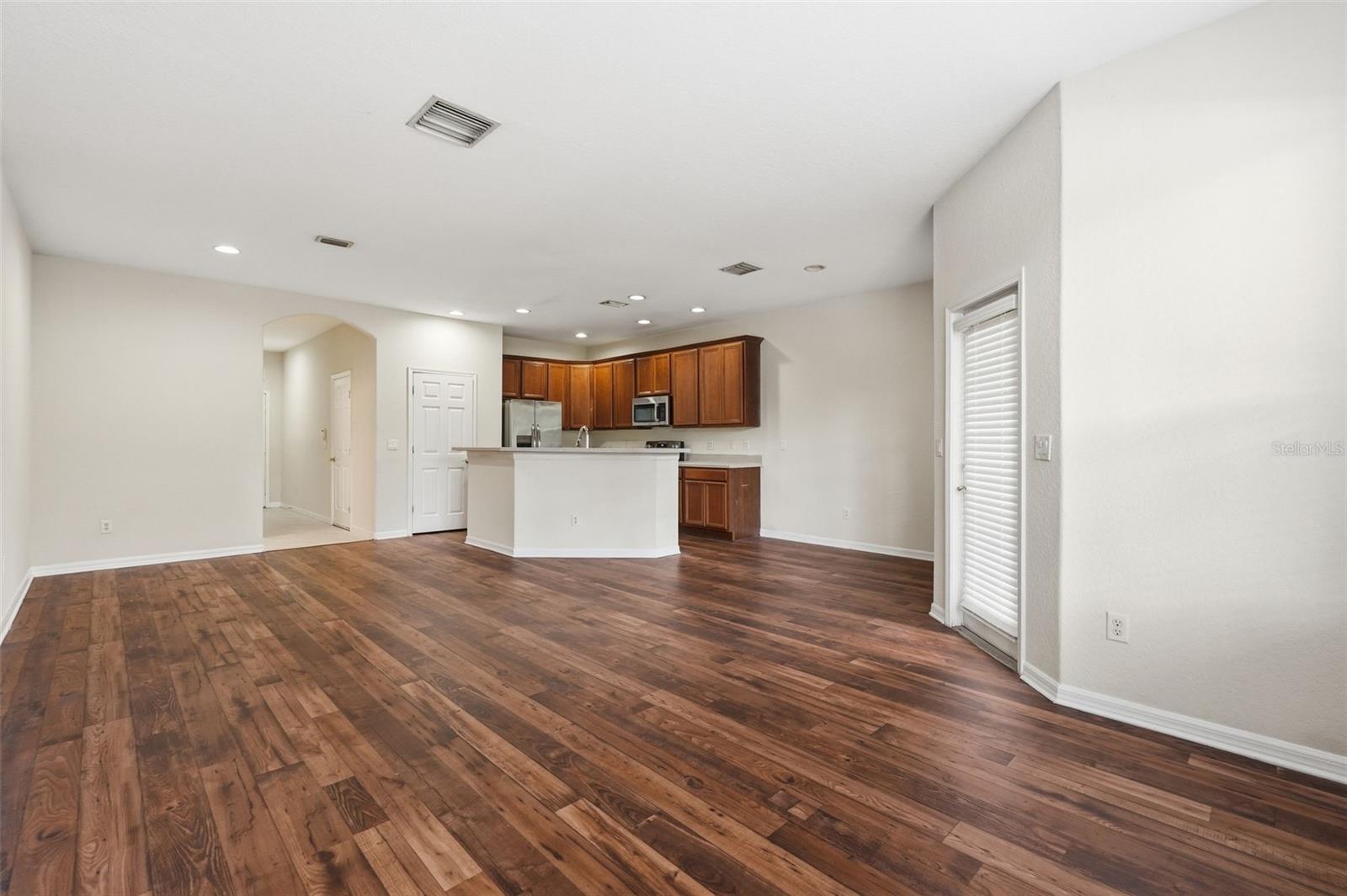 SEVEN OAKS - Residential