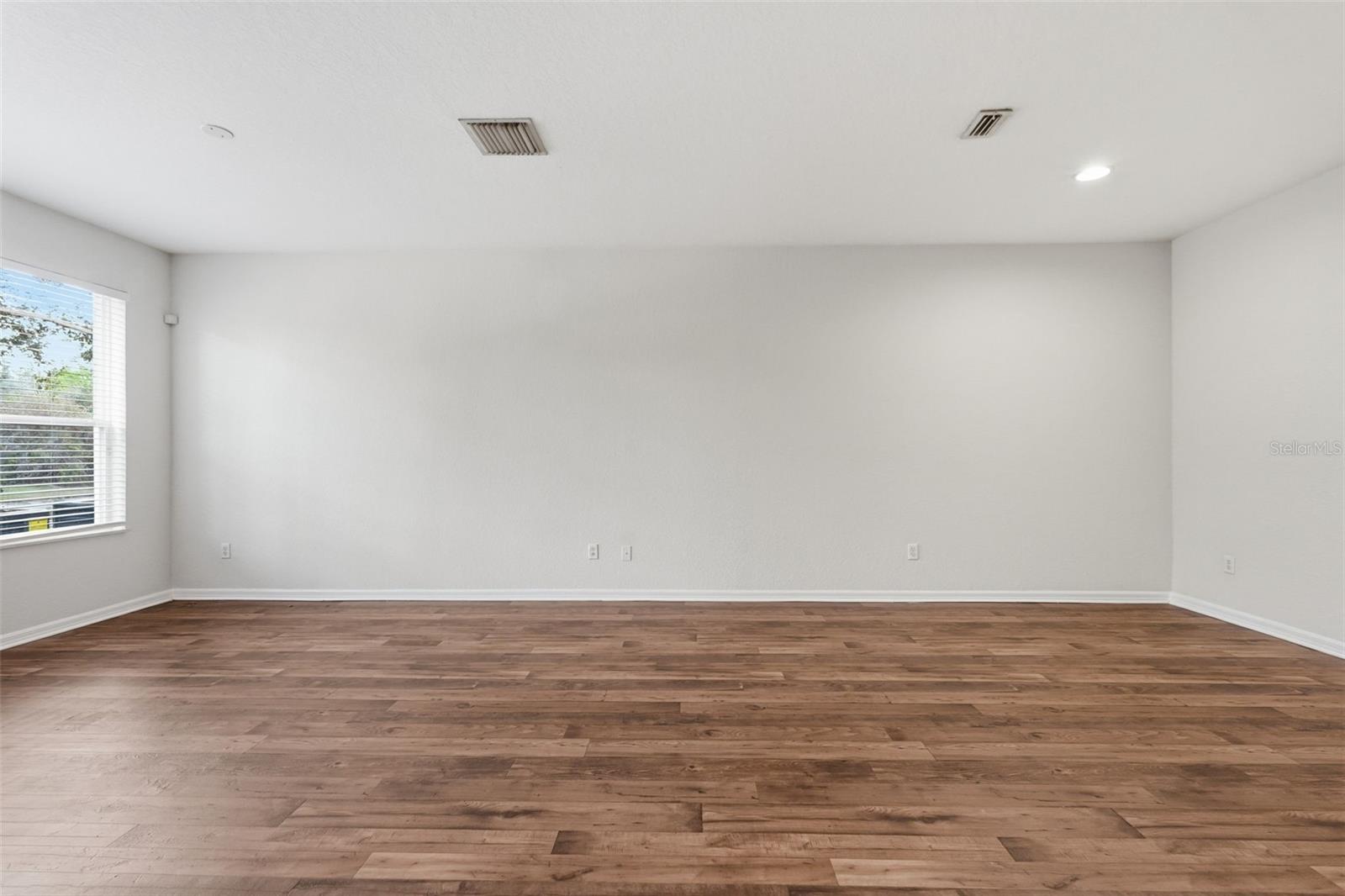 SEVEN OAKS - Residential