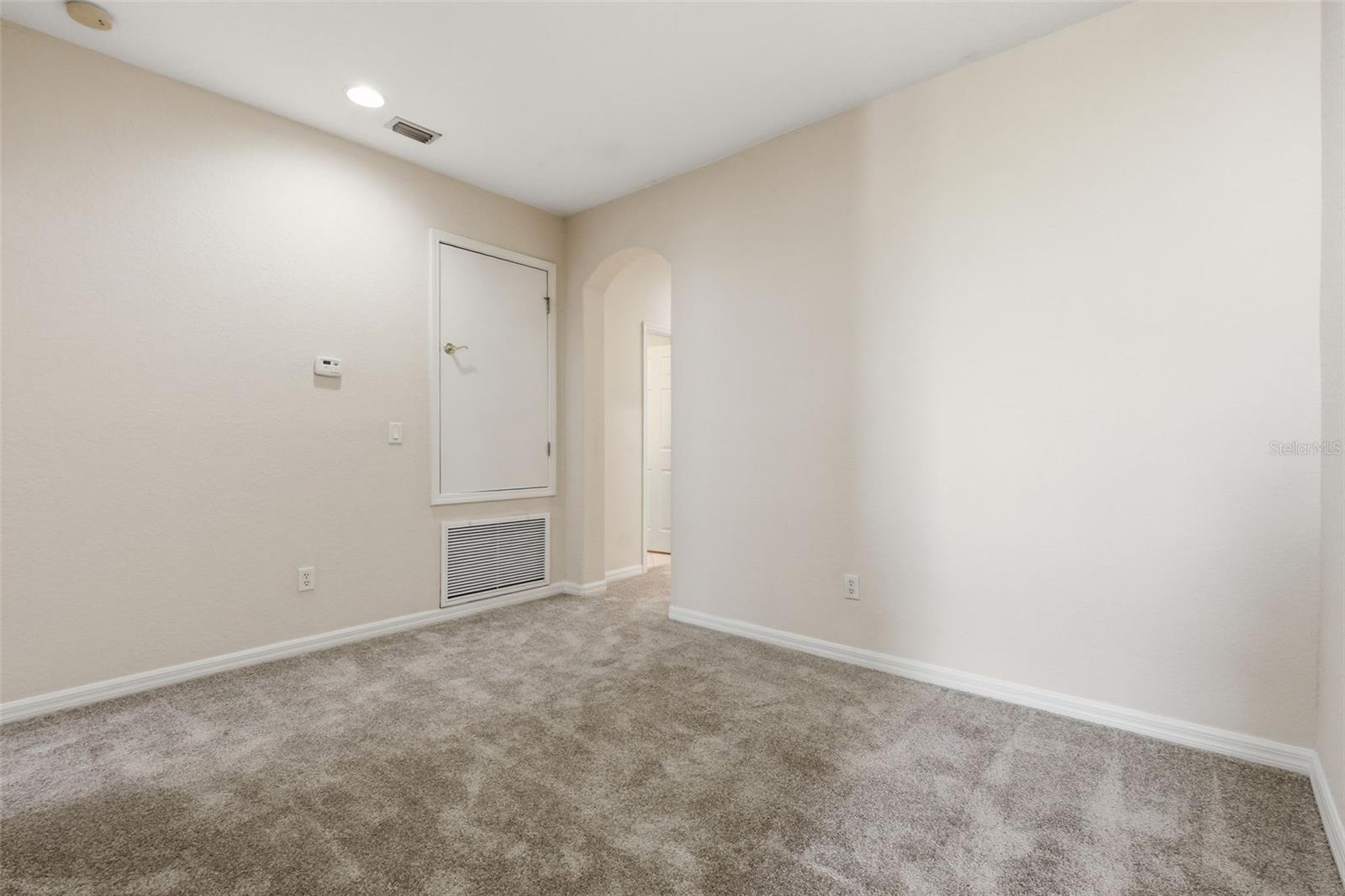 SEVEN OAKS - Residential