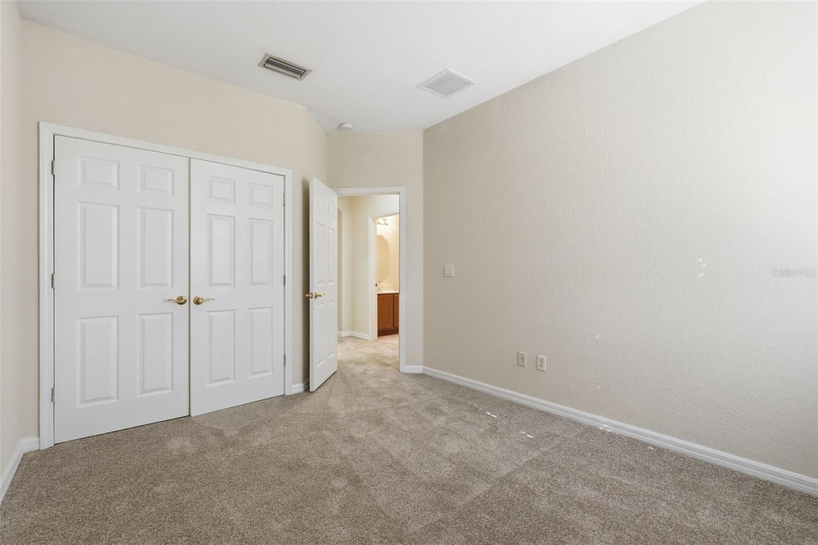 SEVEN OAKS - Residential