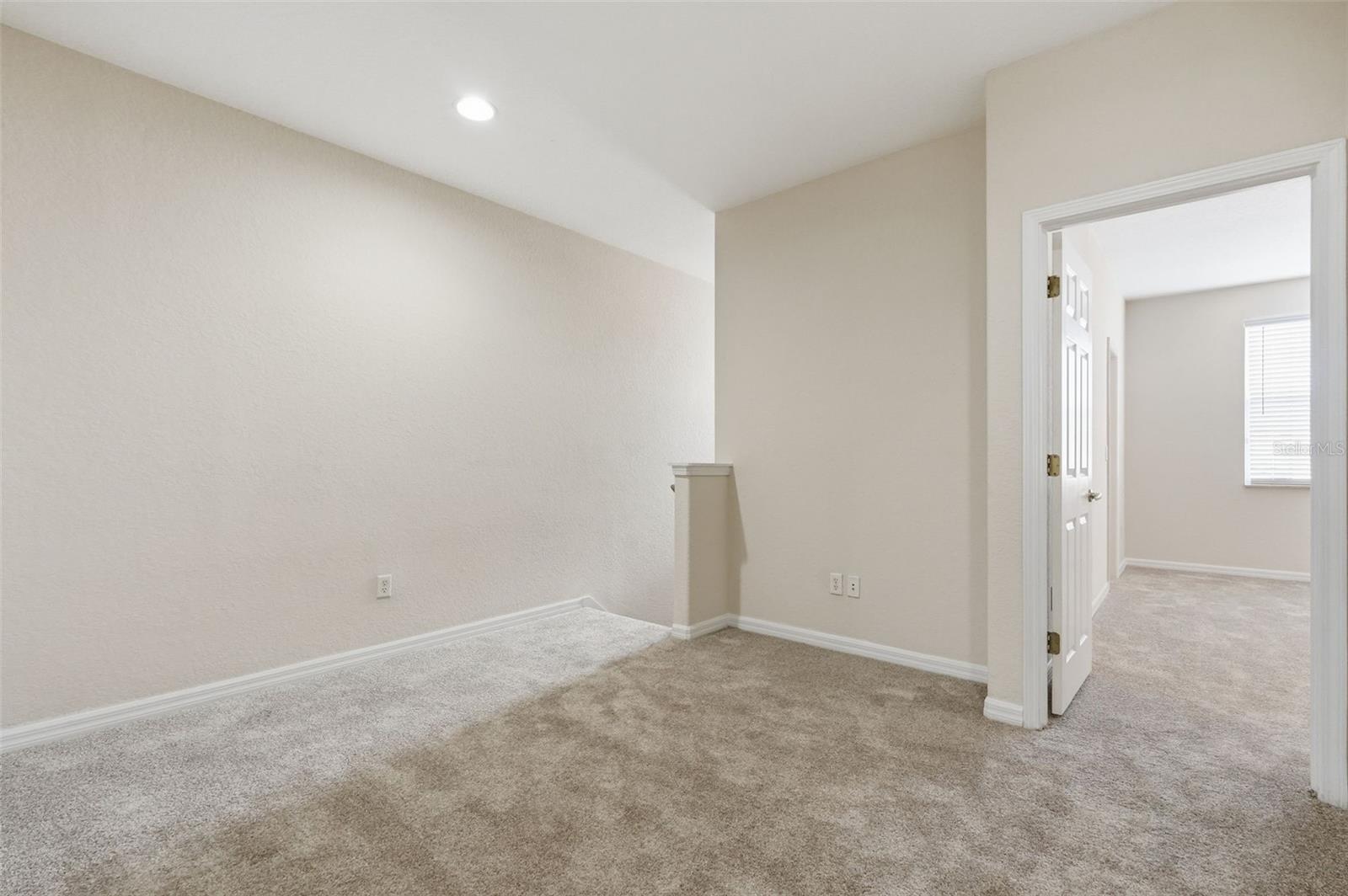 SEVEN OAKS - Residential