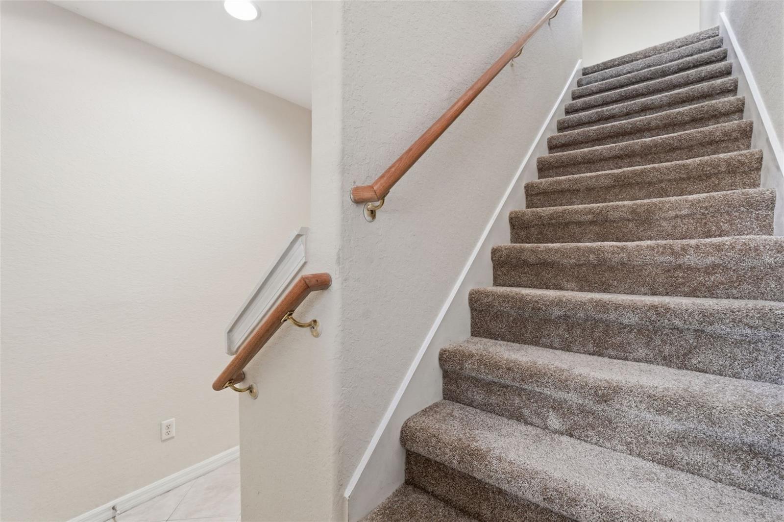 SEVEN OAKS - Residential