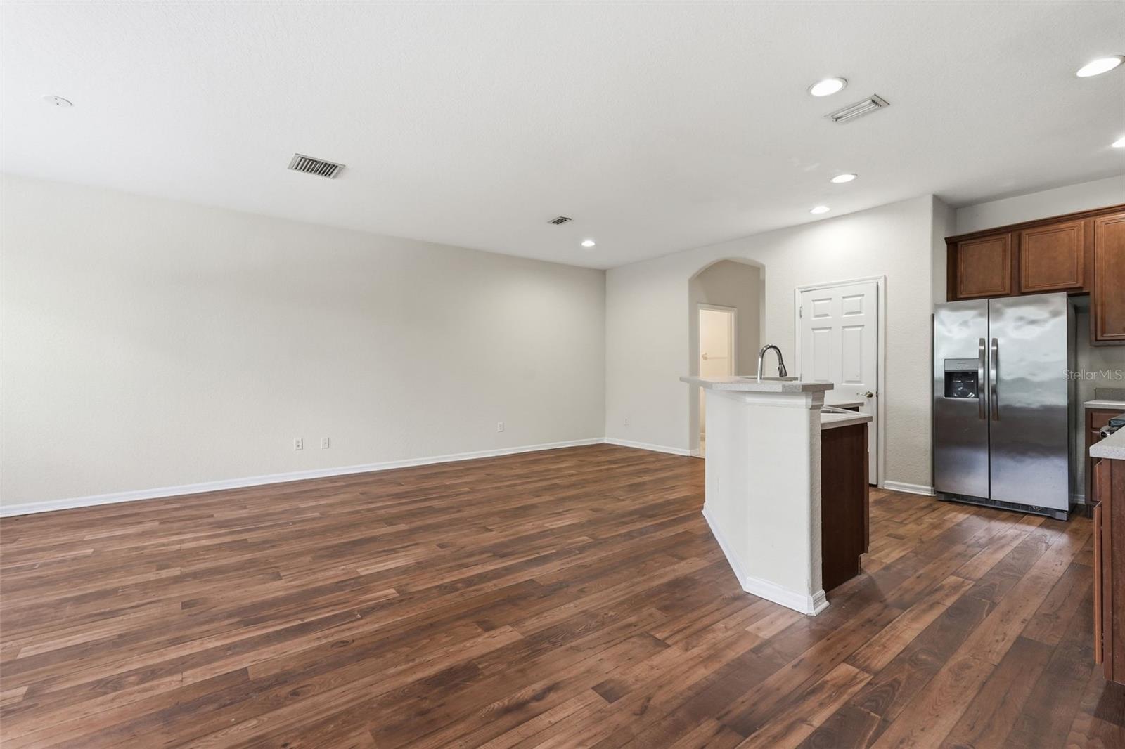 SEVEN OAKS - Residential