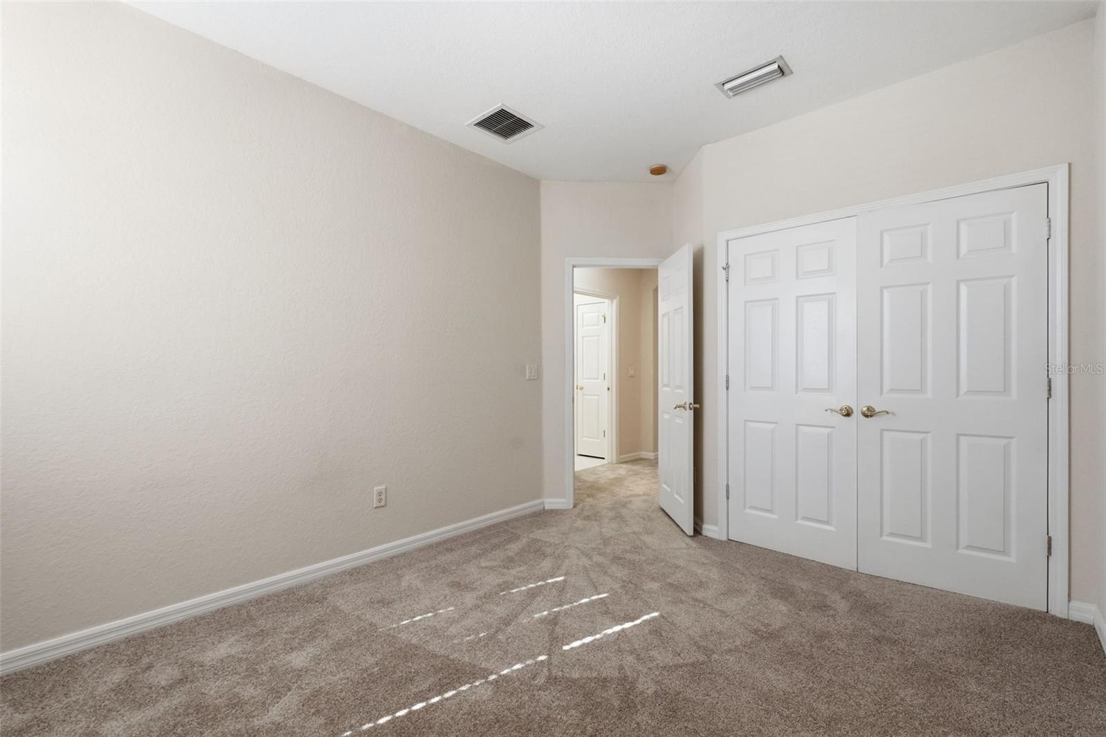 SEVEN OAKS - Residential