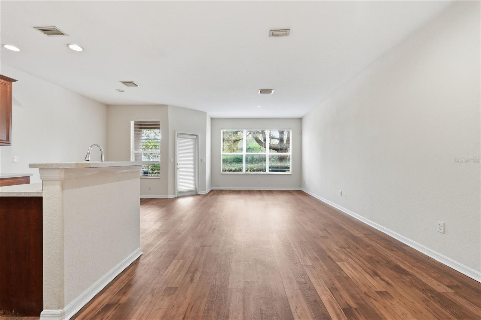 SEVEN OAKS - Residential