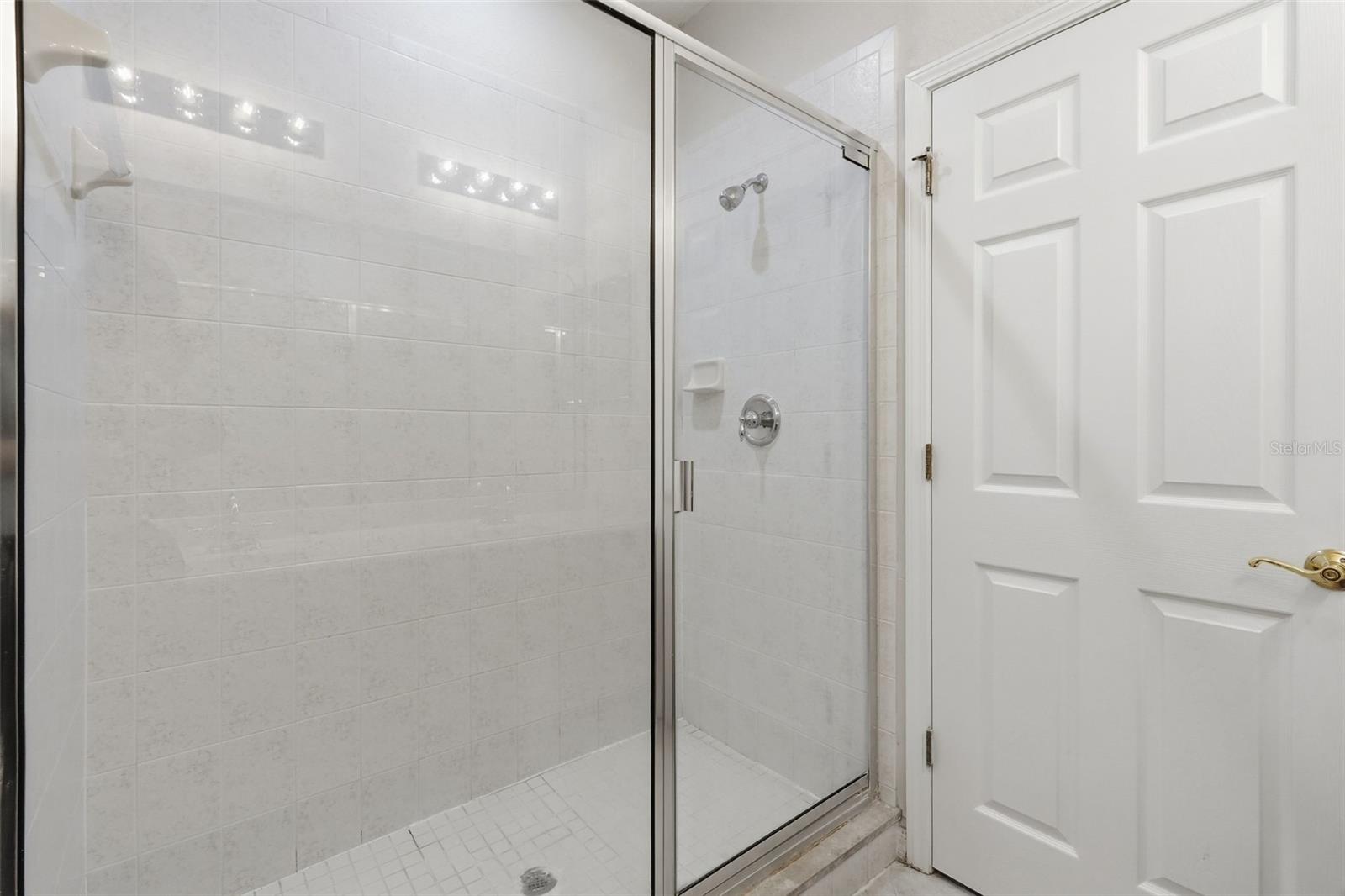 SEVEN OAKS - Residential