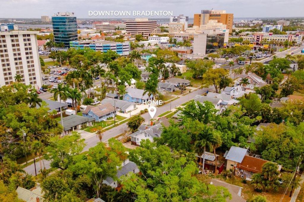 Photo of 1543 8th Avenue W, Bradenton, FL 34205 (MLS # A4686296)