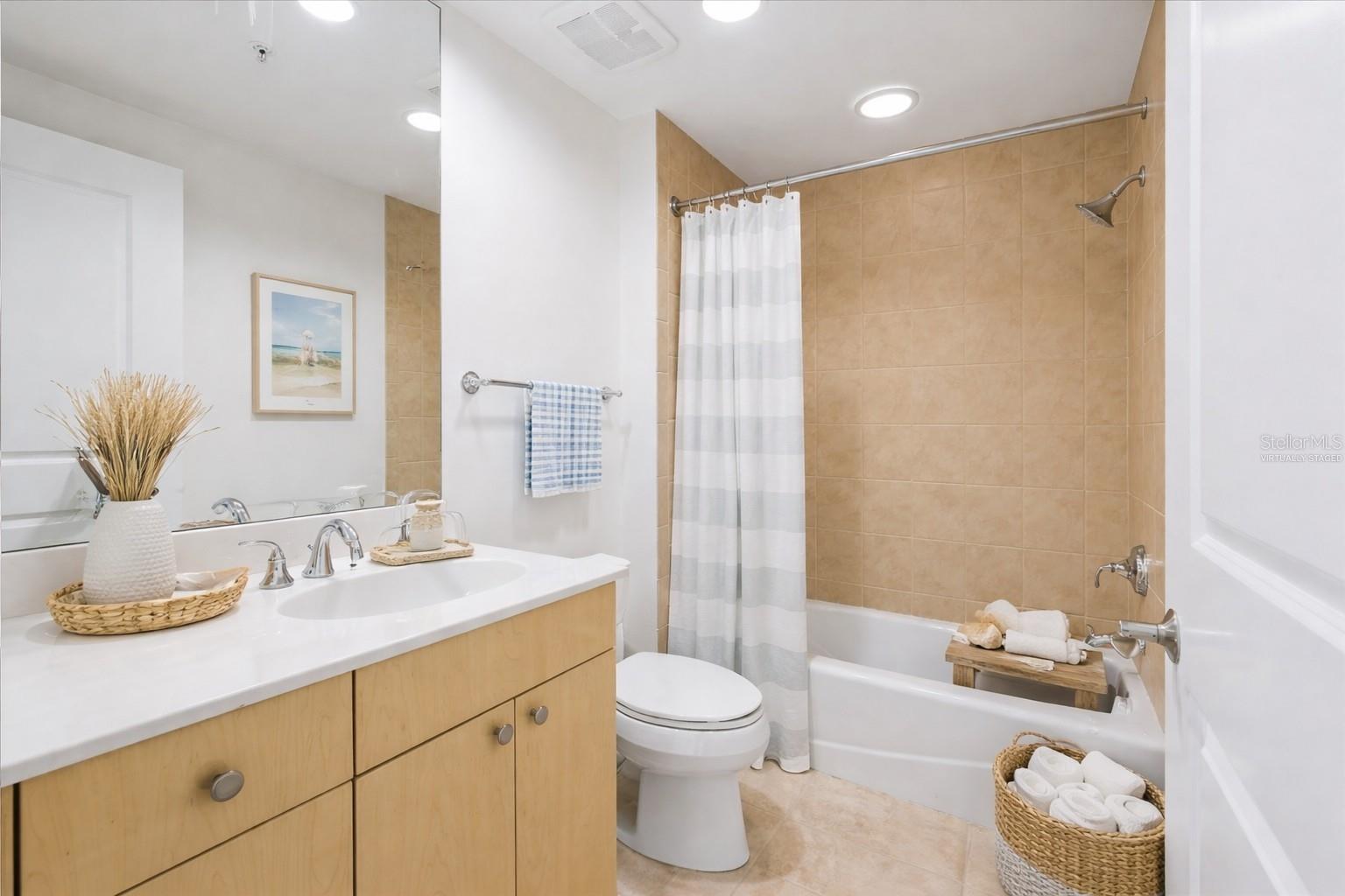 PLAZA @ FIVE POINTS - Residential