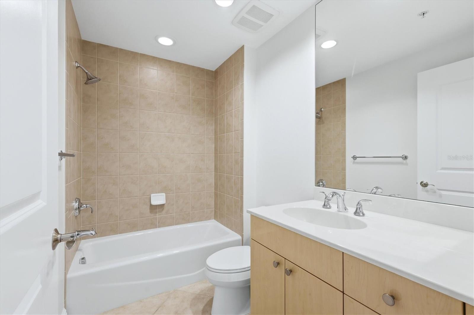 PLAZA @ FIVE POINTS - Residential