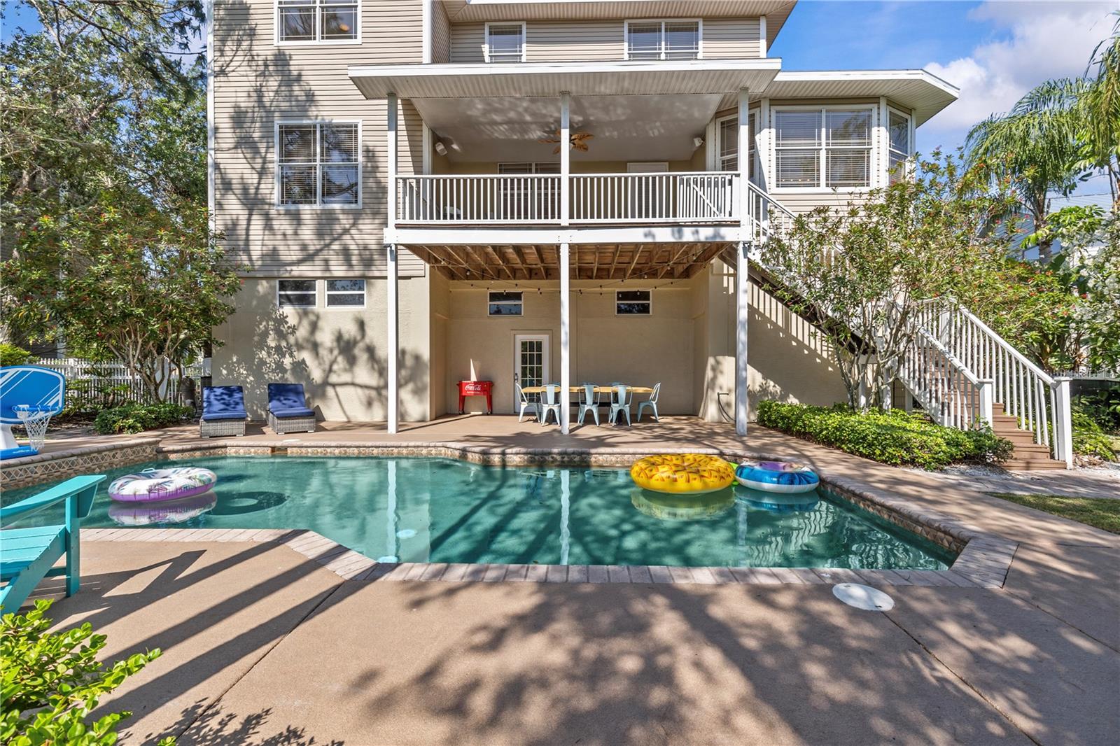 897 POINT SEASIDE DRIVE