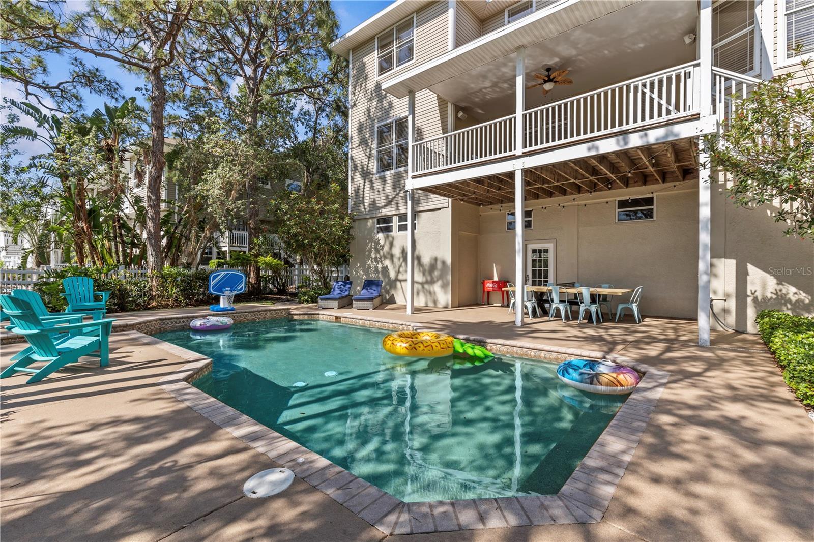 897 POINT SEASIDE DRIVE