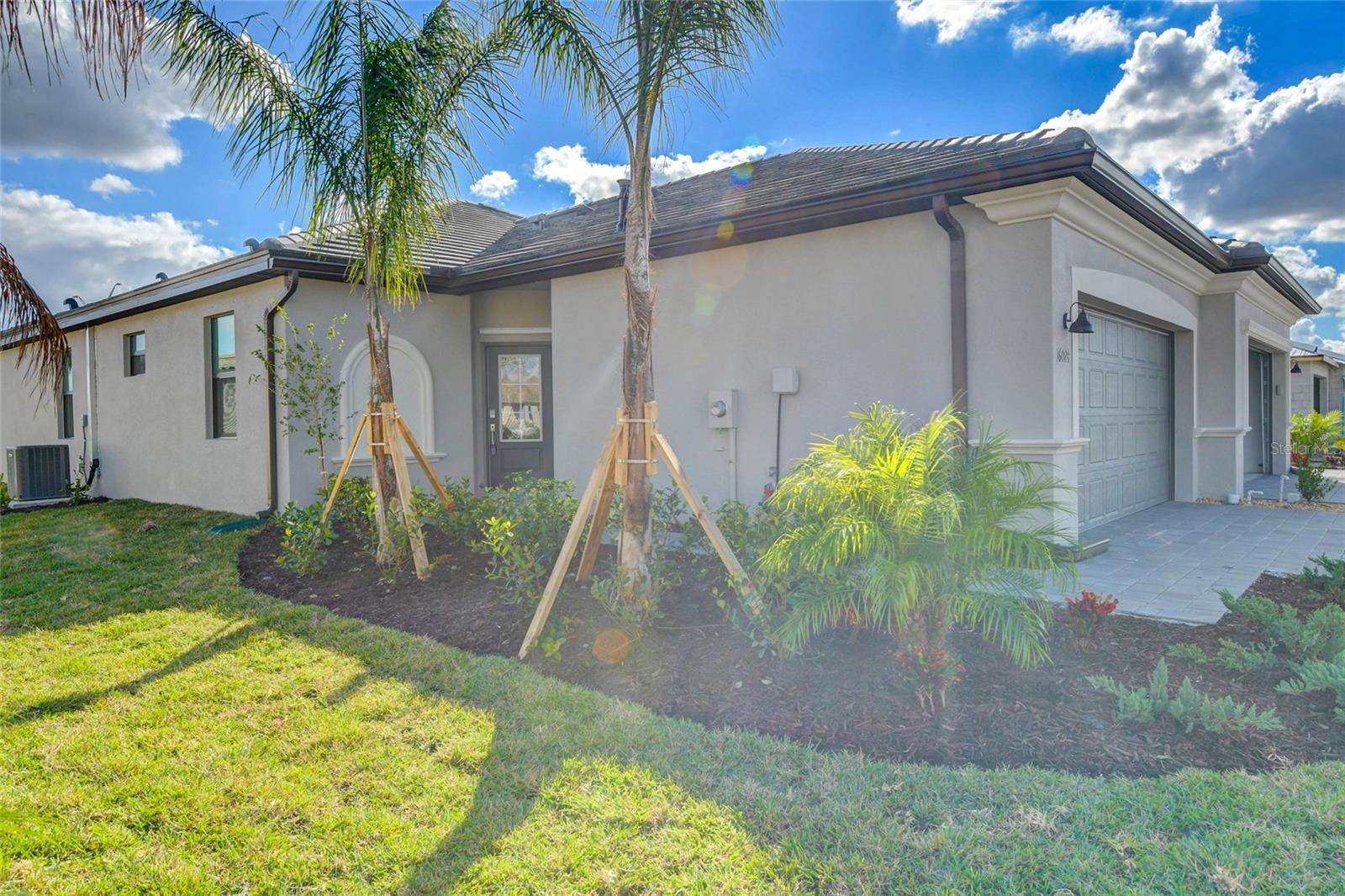 LORRAINE LAKES PH I - Residential Lease