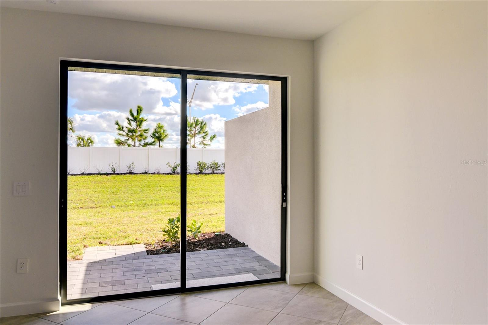 LORRAINE LAKES PH I - Residential Lease