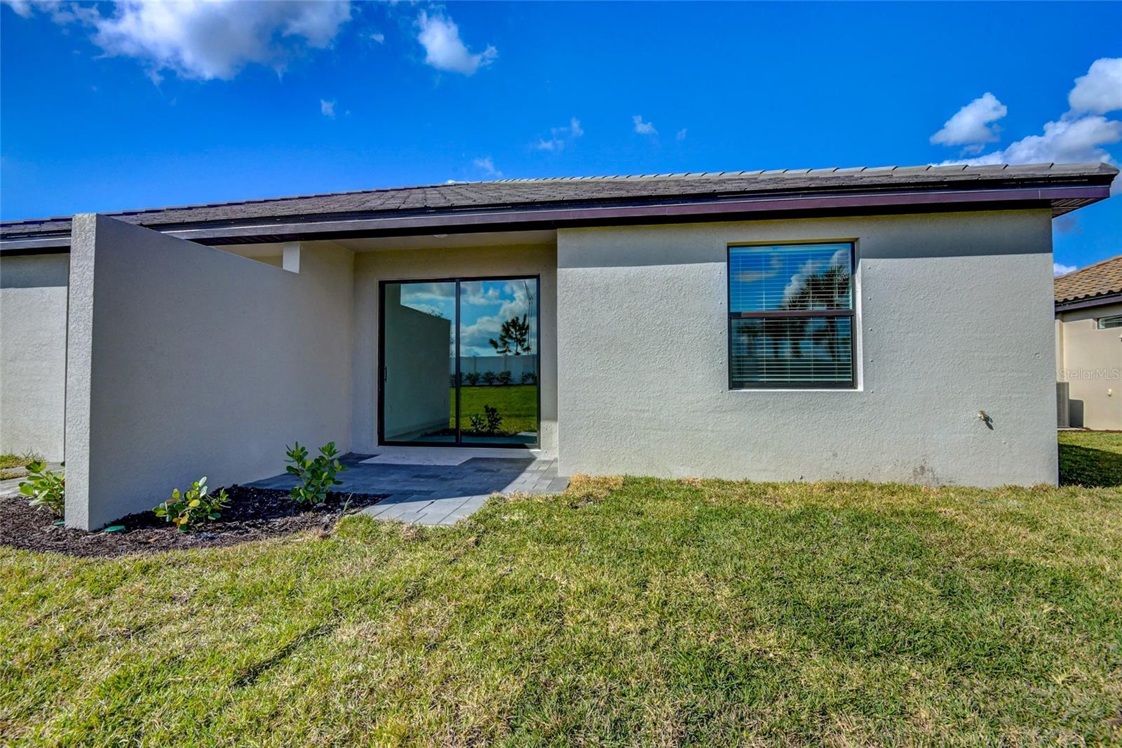 LORRAINE LAKES PH I - Residential Lease